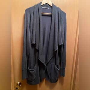 Athleta women’s plus size wrap with magnetic closure size 2X
